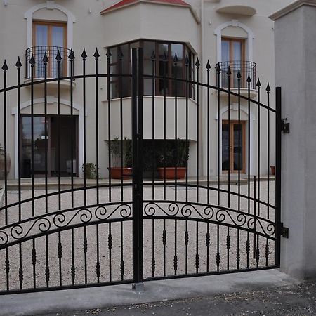 Ibasilischi Hotel Irsina Kültér fotó